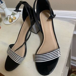 New w/o box Striped Black/White patent sz 9